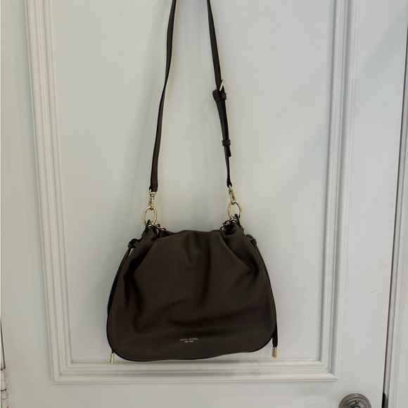 Henri Bendel Dark Brown Shoulder Bag with Gold Chain - Picture 2 of 10